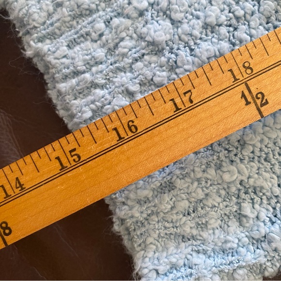 Vintage Diane von Furstenberg nubby scooped v-neck, size M - Picture 5 of 14